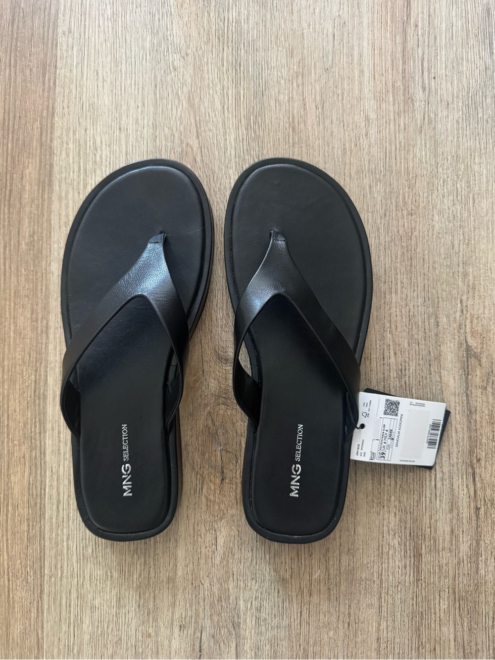 Mango Selection NWT 39 Black Leather Thong Sandals